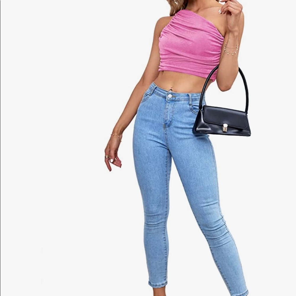LYANER: One-shoulder stretch crop top. Size: Large - Picture 5 of 6